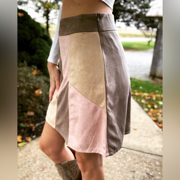 NWT Color block suede skirt- multiple sizes! - Picture 2 of 4